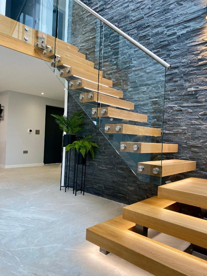 Stunning Modern Home Set In Beautiful Grounds. Бат Екстер'єр фото